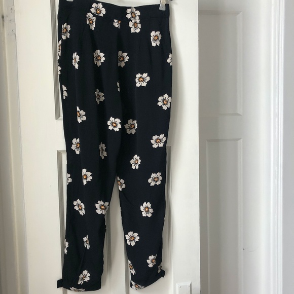 Highwaisted Flowy Sunflower Pants - Picture 2 of 5